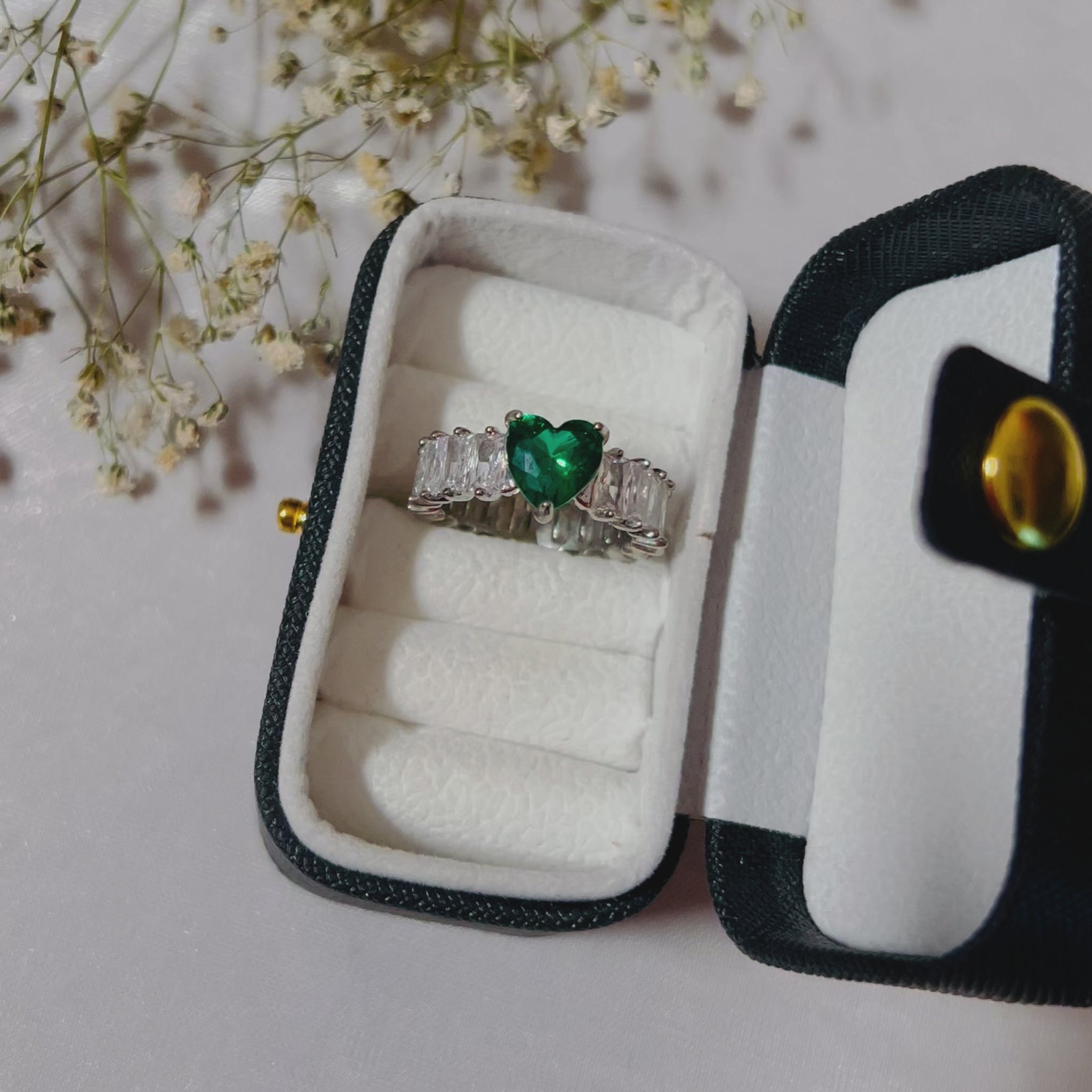 Waterproof and adjustable band ring for women